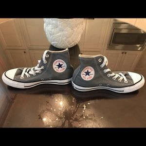 Gray Unisex High Top Converse Size 6.5 LIKE NEW